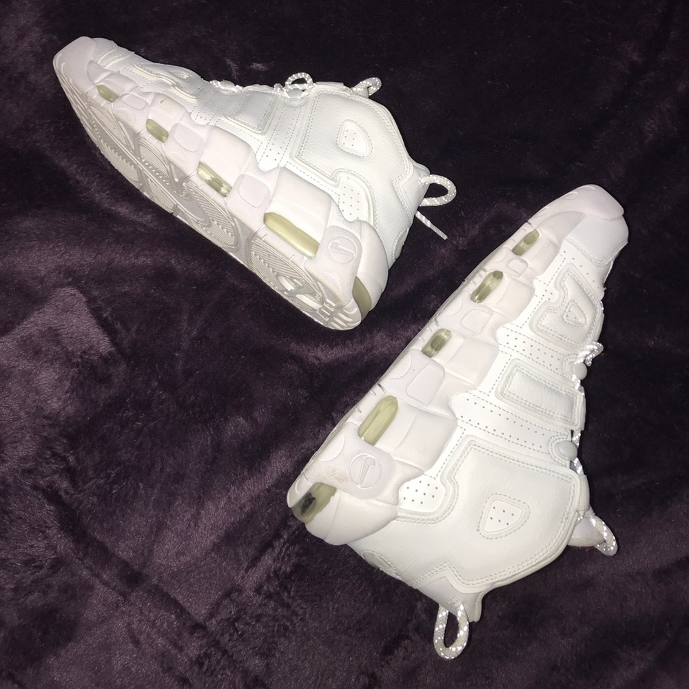 AIR MORE UPTEMPO TRIPLE WHILE **WORN 1 TIME!!!!**